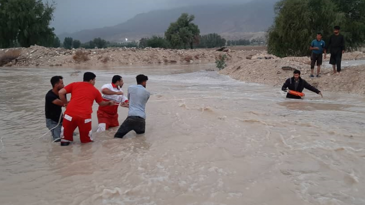 این ۱۲۶ نفر! روایت نجات‌یافتگان از سیل